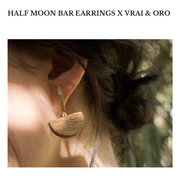 Sophie Monet Earrings - HALF MOON BAR EARRINGS X VRAI & ORO - Picture 3 of 8